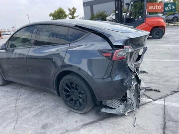 Авто Tesla Model Y 2024 № 8330952