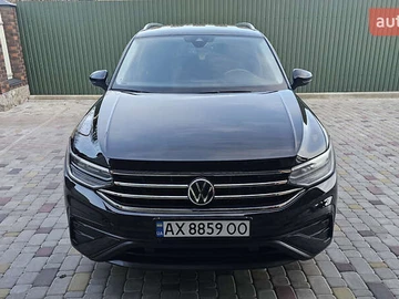 Авто Volkswagen Tiguan 2023 № 8331133