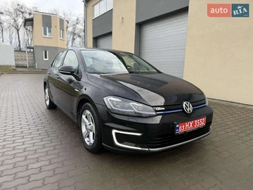 Авто Volkswagen E-Golf 2017 № 8331368