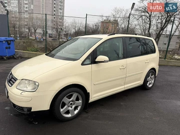 Авто Volkswagen Touran 2004 № 8331548