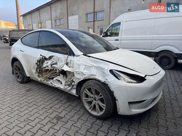 Авто Tesla Model Y 2023 № 8331800