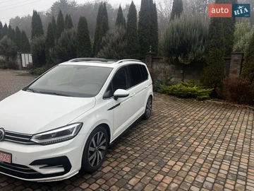Авто Volkswagen Touran 2017 № 8331801