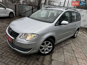 Авто Volkswagen Touran 2008 № 8332046