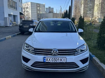 Авто Volkswagen Touareg 2015 № 8332236