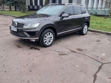 Авто Volkswagen Touareg 2017 № 8332333