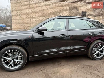 Авто Audi Q8 2025 № 8332344