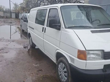 Авто Volkswagen Caravelle 1999 № 8332399