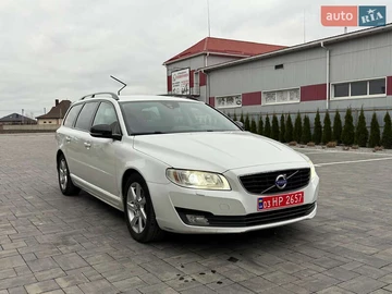 Авто Volvo V70 2015 № 8333308