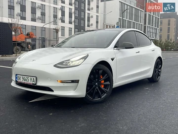 Авто Tesla Model 3 2019 № 8333452