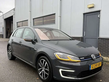 Авто Volkswagen E-Golf 2019 № 8334148