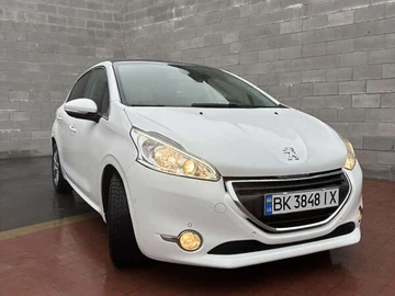 Авто Peugeot 208 2014 № 8335082