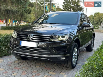 Авто Volkswagen Touareg 2015 № 8335325