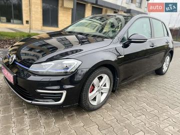 Авто Volkswagen E-Golf 2018 № 8336015