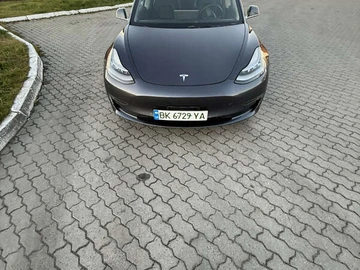 Авто Tesla Model 3 2019 № 8336141