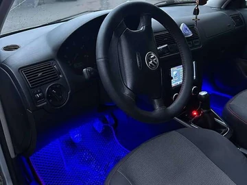 Авто Volkswagen Golf 2000 № 8336978