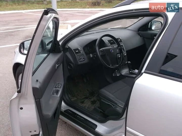 Авто Volvo V50 2010 № 8337635
