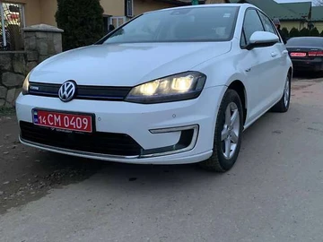 Авто Volkswagen E-Golf 2014 № 8338133