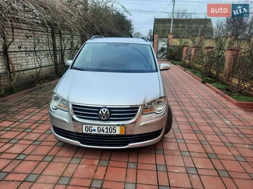 Авто Volkswagen Touran 2008 № 8339799