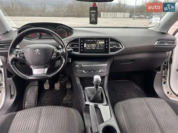 Авто Peugeot 308 2014 № 8339815