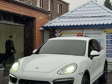Авто Porsche Cayenne 2012 № 8339912
