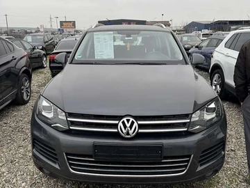 Авто Volkswagen Touareg 2015 № 8340433