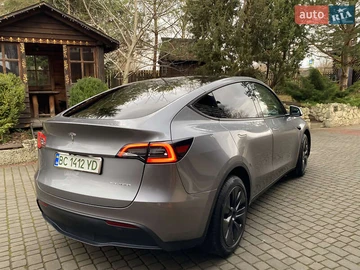 Авто Tesla Model Y 2024 № 8340559
