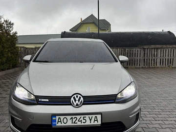 Авто Volkswagen E-Golf 2015 № 8341484