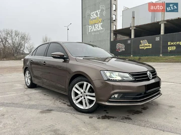 Авто Volkswagen Jetta 2015 № 8341596