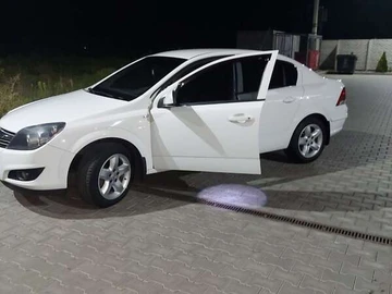 Авто Opel Astra 2013 № 8341818