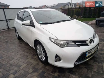 Авто Toyota Auris 2013 № 8341828