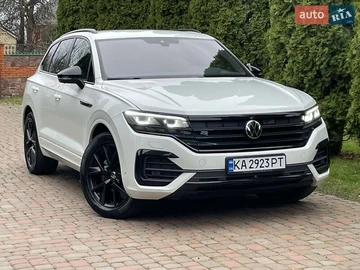 Авто Volkswagen Touareg 2023 № 8342110