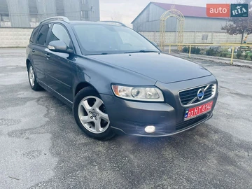 Авто Volvo V50 2012 № 8342450
