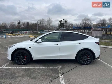 Авто Tesla Model Y 2023 № 8342952
