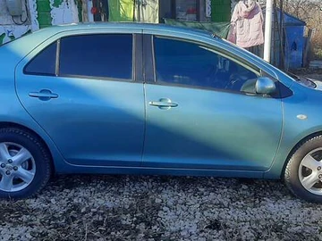 Авто Toyota Yaris 2006 № 8343055