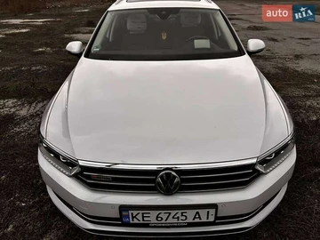 Авто Volkswagen Passat 2018 № 8343205
