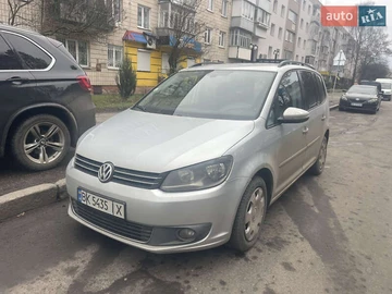Авто Volkswagen Touran 2011 № 8343447