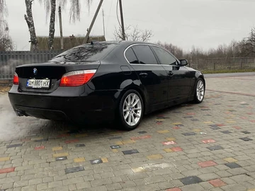 Авто BMW 5 Series 2004 № 8343974
