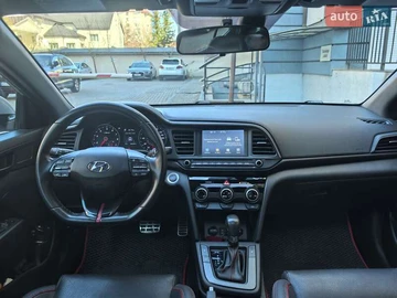 Авто Hyundai Veloster 2018 № 8344111
