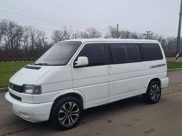 Авто Volkswagen Transporter 2000 № 8344949