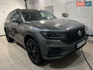 Авто Volkswagen Touareg 2018 № 8345986