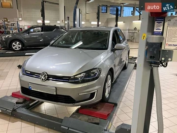 Авто Volkswagen E-Golf 2018 № 8346474