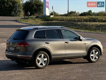 Авто Volkswagen Touareg 2014 № 8347020
