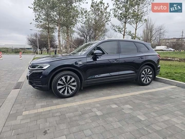 Авто Volkswagen Touareg 2021 № 8347847