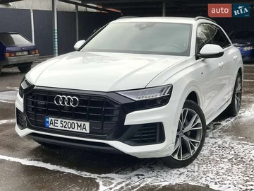 Авто Audi Q8 2020 № 8348438