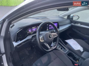 Авто Volkswagen Golf 2023 № 8349910