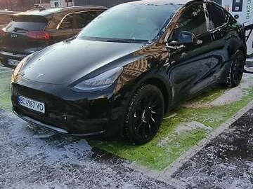 Авто Tesla Model Y 2023 № 8350740