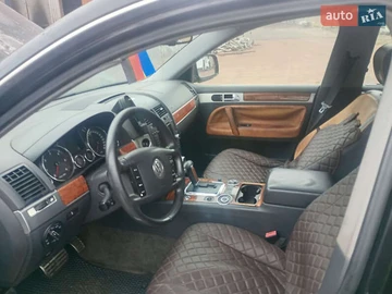 Авто Volkswagen Touareg 2004 № 8350951