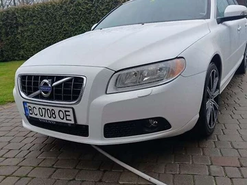 Авто Volvo V70 2010 № 8351055