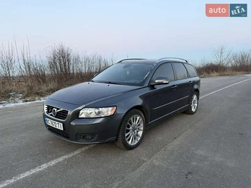 Авто Volvo V50 2010 № 8351070