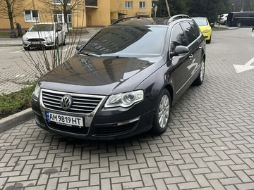 Авто Volkswagen Passat 2010 № 8351495